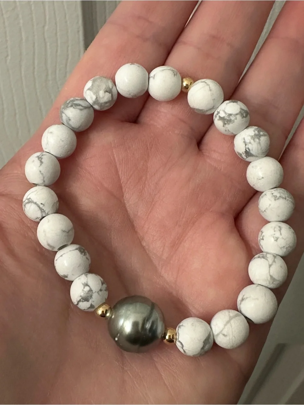 Tahitian Pearl Bracelet White Gray Howlite Beads Silver Blue Pearl 7” NWOT